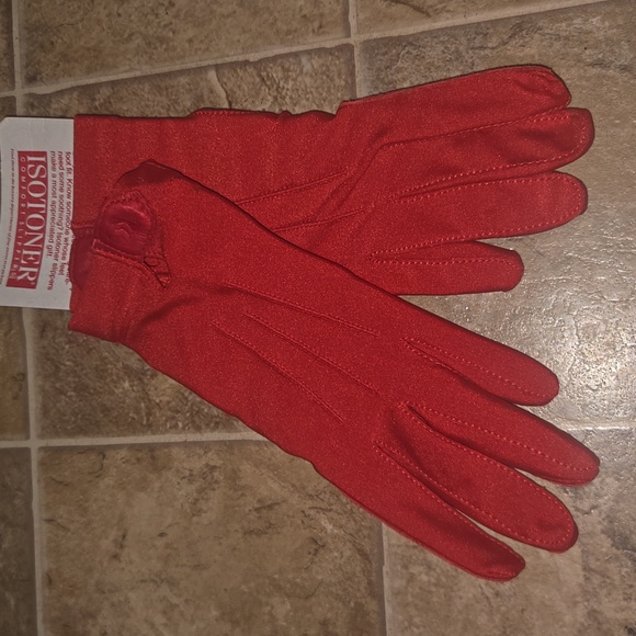Isotoner Vibrant Red Gloves - Picture 2 of 5